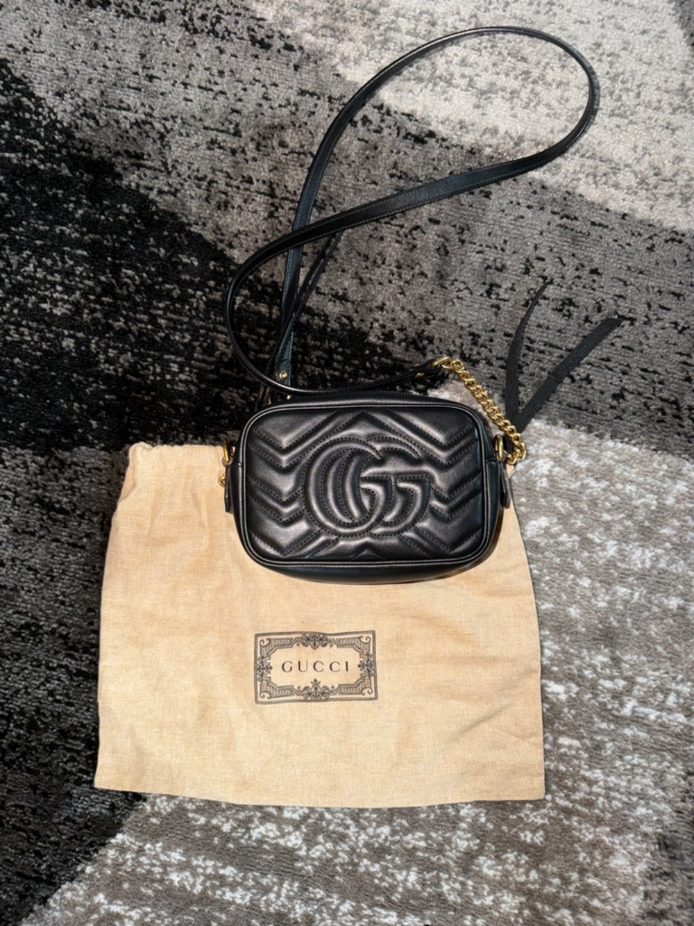 Gucci Black Chevron Quilted Leather Crossbody with Gold Double G - Picture 4 of 16